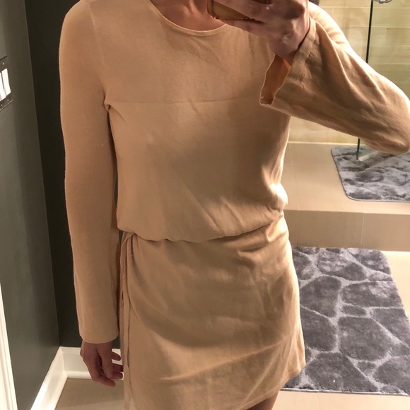 BCBGMaxAzria PINK Long Sleeve Dress w Open Back - Picture 4 of 7